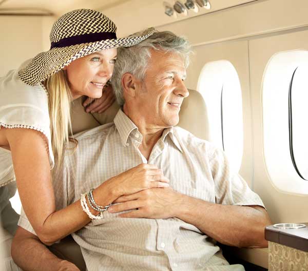 couple-airplane